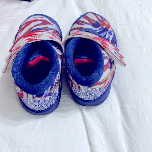 Shoes - Picture 3 of 4